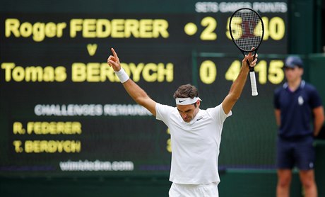 Bude takto Federer slavit také ve finále: