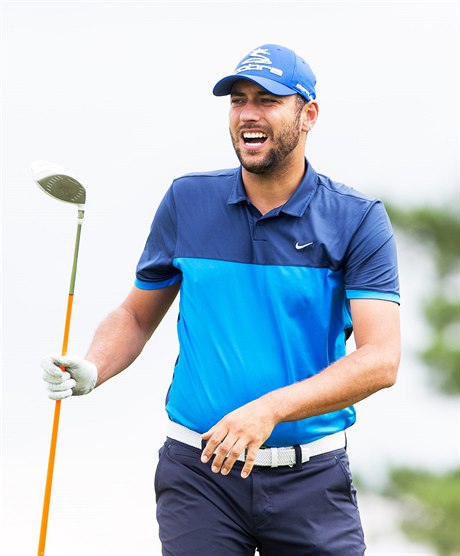 Ondej Pavelec vyhlíí lepí zítky na golfovém hiti.