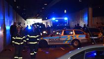 Zraněný motorkář byl převezen do Vinohradské nemocnice, policisté do nemocnice... | na serveru Lidovky.cz | aktuální zprávy