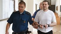 Vlastimil Hýža přichází ke krajskému soudu v Ostravě. | na serveru Lidovky.cz | aktuální zprávy