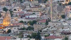 Turecko, Cappadocie a pohled na msteko Goreme