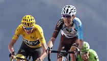 Brit Chris Froome a Francouz Romain Bardet finišují do cíle poslední horské... | na serveru Lidovky.cz | aktuální zprávy