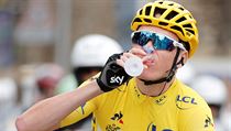 Tour de France 2017: Chris Froome oslavuje sv tvrt vtzstv na slavnm...