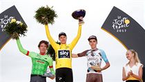 Tour de France 2017: nejlep trojice (zleva), druh Rigoberto Uran, vtzn...