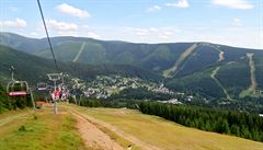 Oberstvit se mete s panoramaty na vyhlídkové terase na Pláních, která spíe...