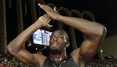 Usain Bolt slaví vítzství v Moanku na Diamantové lize.
