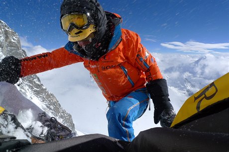 Horolezec Marek Holeek na himalájském Gasherbrumu.