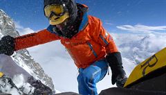 K vrcholu Gasherbrumu chybí 40 metr. Bivakujeme tsn pod ním.