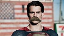 Internet se baví a přidělává herci Henry Cavillovi falešné kníry. | na serveru Lidovky.cz | aktuální zprávy