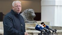 Ministr vnitra Milan Chovanec hovoří s novináři po jednání sněmovní komise k... | na serveru Lidovky.cz | aktuální zprávy