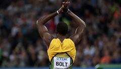 Usain Bolt v rozbhu nepesvdil, postup si ale bezpen pohlídal.