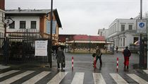 Vstup do Holešovické tržnice. | na serveru Lidovky.cz | aktuální zprávy