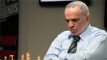 Garri Kasparov se vrátil na šachovou scénu.