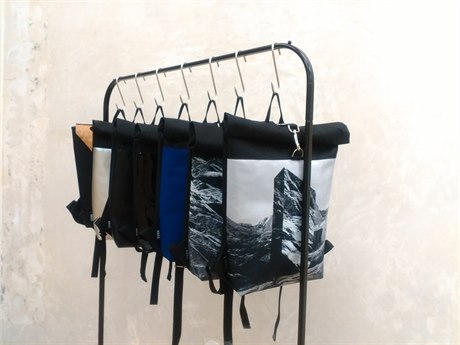 Monolit batoh s ernobílým tiskem ve spolupráci s Hanou Frionsovou