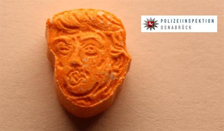 Tabletka extáze s Trumpovým obliejem zabavená policií v Osnabruecku
