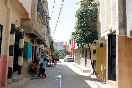 Ulice ped rodinným domem bratr Jakúbových v Maroku