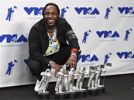 Kendrick Lamar se stal hvzdou MTV 2017, kdy obdrel est cen z osmi nominací....