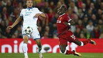 4. předkolo Ligy mistrů Liverpool vs. Hoffenheim: domácí Sadio Mane (vpravo) v... | na serveru Lidovky.cz | aktuální zprávy