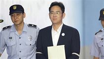 Dědic konglomerátu Samsung I Če-jong v doprovodu policie. | na serveru Lidovky.cz | aktuální zprávy