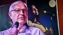 Jiří Drahoš by měl být podle průzkumů a sázkových kanceláří vyrovnaným soupeřem... | na serveru Lidovky.cz | aktuální zprávy