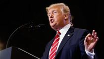 Americký prezident Donald Trump na mítinku v arizonském Phoenixu. | na serveru Lidovky.cz | aktuální zprávy