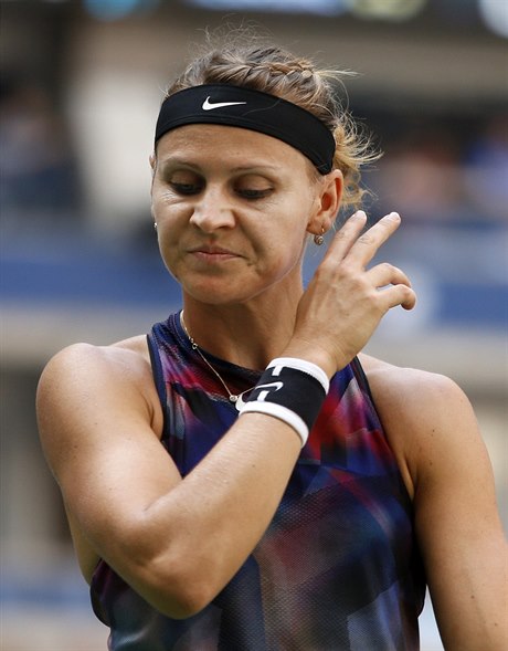 Lucie afáová v osmifinále US Open proti Ameriance CoCo Vandewegheové.