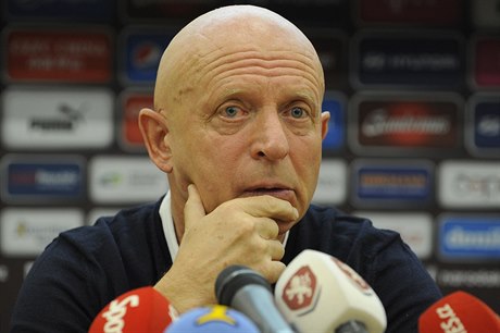 Trenér eské fotbalové reprezentace Karel Jarolím.