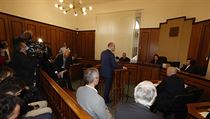 Sobotka vypovídá u soudu ke kauze OKD. V době prodeje zastával funkci ministra... Sobotka vypovídá u soudu ke kauze OKD. V době prodeje zastával funkci ministra...