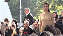 Černý se pro svoji kolekci, kterou představil na probíhajícím pražském fashion... | na serveru Lidovky.cz | aktuální zprávy