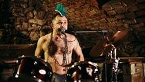 Michal Kaščák jako bubeník skupiny Vydrapená Bužírka Punk System | na serveru Lidovky.cz | aktuální zprávy
