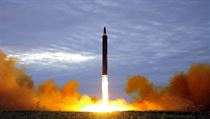 Střela, kterou Severní Korea odpálila na konci srpna 2017. Tamější vláda se pak... | na serveru Lidovky.cz | aktuální zprávy