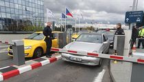 Taxikáři se po víkendu opět vrátili na Letiště Václava Havla. | na serveru Lidovky.cz | aktuální zprávy