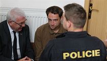 Děčínský soud poslal do vazby muže obviněného z vraždy čtrnáctileté dívky a... | na serveru Lidovky.cz | aktuální zprávy