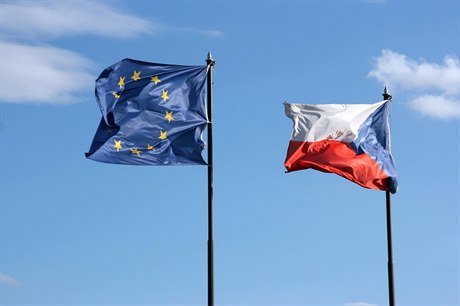 Vlajky R a EU