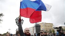 Demonstrující si akci načasovali na 65. narozeniny Vladimíra Putina. | na serveru Lidovky.cz | aktuální zprávy