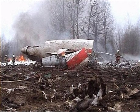 Trosky letadla Tupolev Tu-154, který havaroval na letiti ve Smolensku