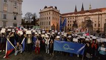 Demonstrace proti Andreji Babišovi a Miloši Zemanovi s názvem Pánové, končíme! | na serveru Lidovky.cz | aktuální zprávy