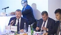 zleva ministr dopravy ČR Dan Ťok, generální ředitel Českých drah Pavel Krtek a... | na serveru Lidovky.cz | aktuální zprávy