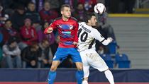Zleva Lukáš Hejda z Viktorie Plzeň, Constantin Budescu z Astry. | na serveru Lidovky.cz | aktuální zprávy