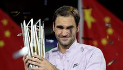 Roger Federer po triumfu na turnaji v anghaji.