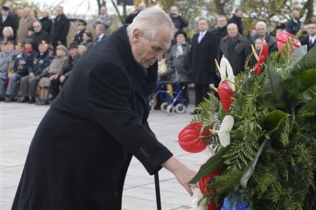 Prezident Milo Zeman se 28. íjna na praském Vítkov zúastnil pietního aktu...