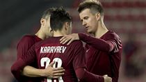 Sparta vs. Ostrava, MOL Cup: Lukáš Mareček utěšuje Vjačeslava Karavajeva. | na serveru Lidovky.cz | aktuální zprávy
