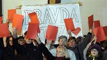 Protest proti prezidentovi Miloši Zemanovi, který se 8. listopadu v rámci... | na serveru Lidovky.cz | aktuální zprávy