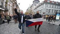 Dělnická strana sociální spravedlnosti při průchodu pražskými ulicemi. | na serveru Lidovky.cz | aktuální zprávy