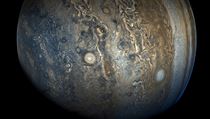 Fotografie ze sondy Juno ukazuje největší bouře na Jupiteru. | na serveru Lidovky.cz | aktuální zprávy