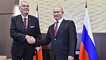 Prezident Ruska Vladimir Putin ve sv ernomosk rezidenci Boarov ruej v...