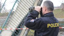Okolnosti sobotního zřícení lávky pro pěší v Praze-Troji vyšetřuje policie,...