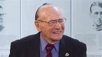 Johnny Bower se usmívá v Hockey hall of Fame | na serveru Lidovky.cz | aktuální zprávy