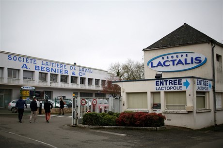 Ústedí francouzské mlékárenské spolenosti Lactalis v západní Francii.