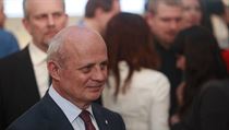 Michal Horáček sleduje výsledky prezidentských voleb na Praze 13. | na serveru Lidovky.cz | aktuální zprávy